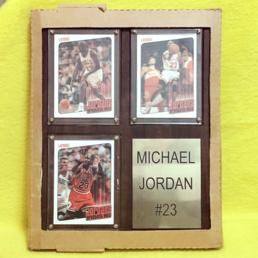 Michael Jordan Picture Frame With 3 Chicago Bulls Cards 23 Upper Deck Victory